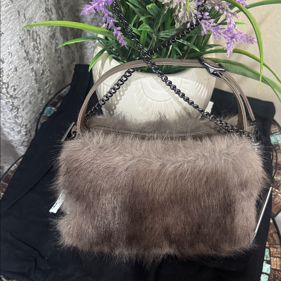 Kurt Geiger London Mini Bond Faux Fur Shoulder Bag - Picture 4 of 17